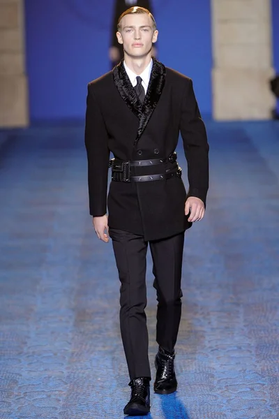 Look 1